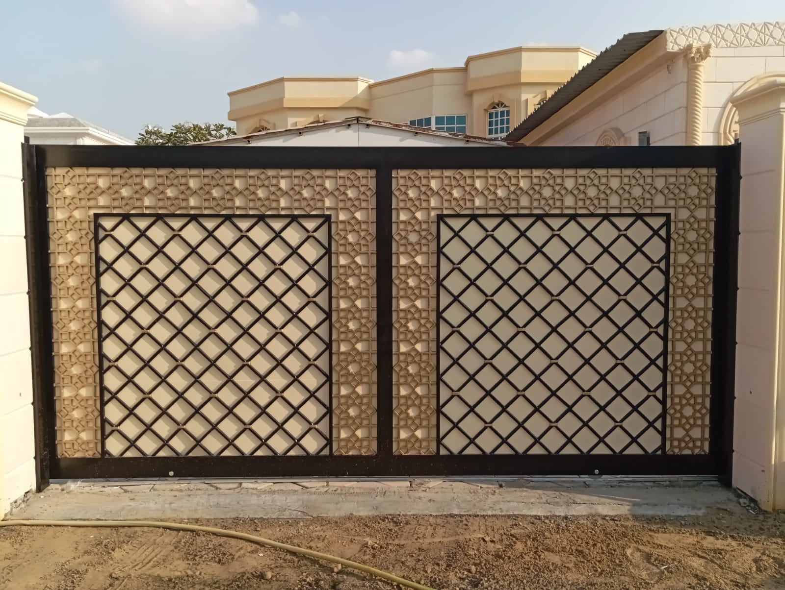 Cast Aluminium Boundary Wall Gate in UAE.